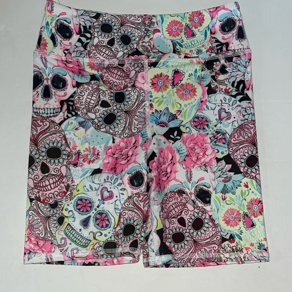 Skull Shorts - Picture 2 of 6